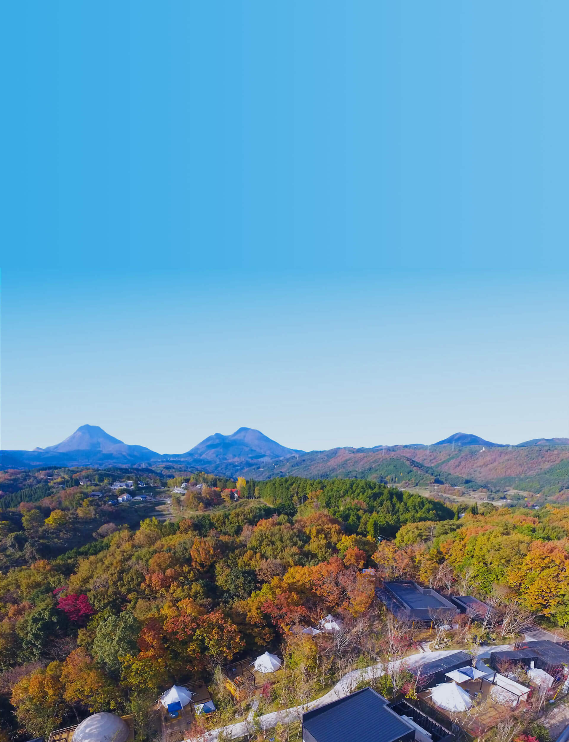 大自然,由布岳,秋,紅葉,こもれびグランピング,comorebiグランピング,ロータスベルテント,温泉,大分,九州,グランピング,別府温泉